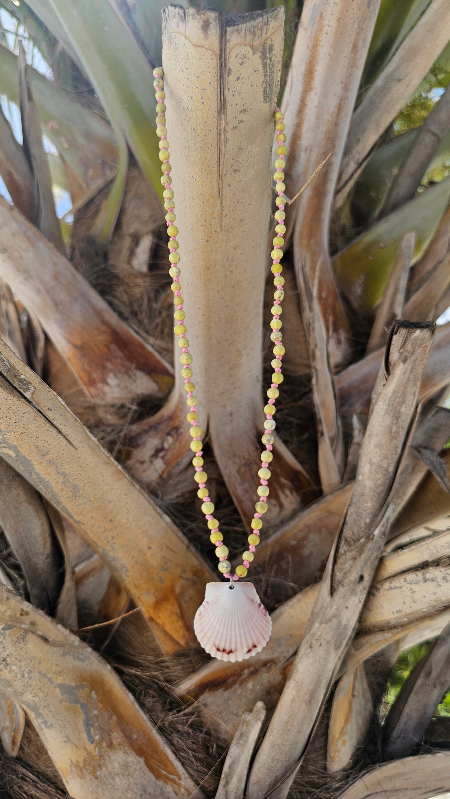 Peridot Jasper Scallop Necklace