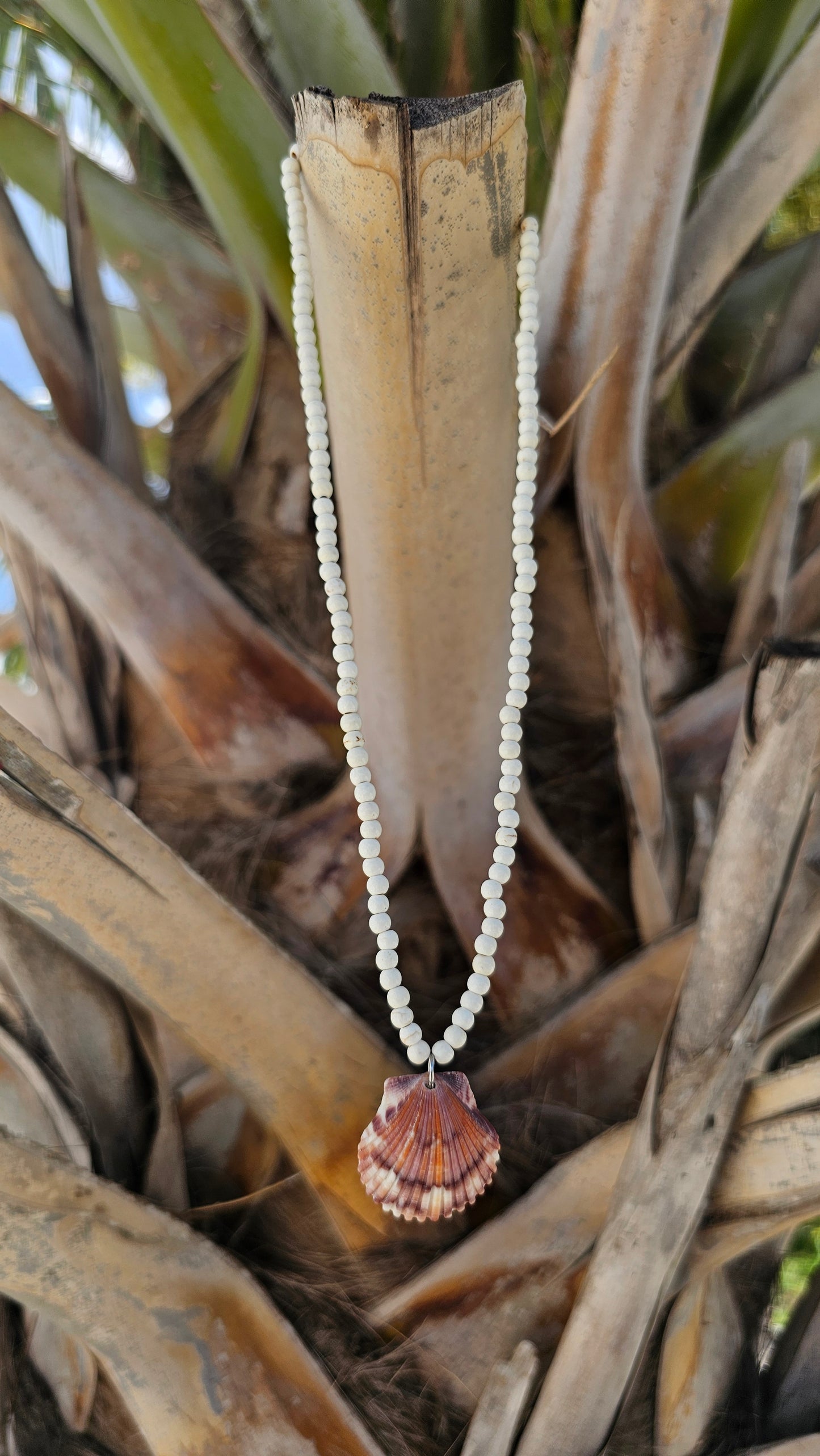 White Magnesite Scallop Necklace